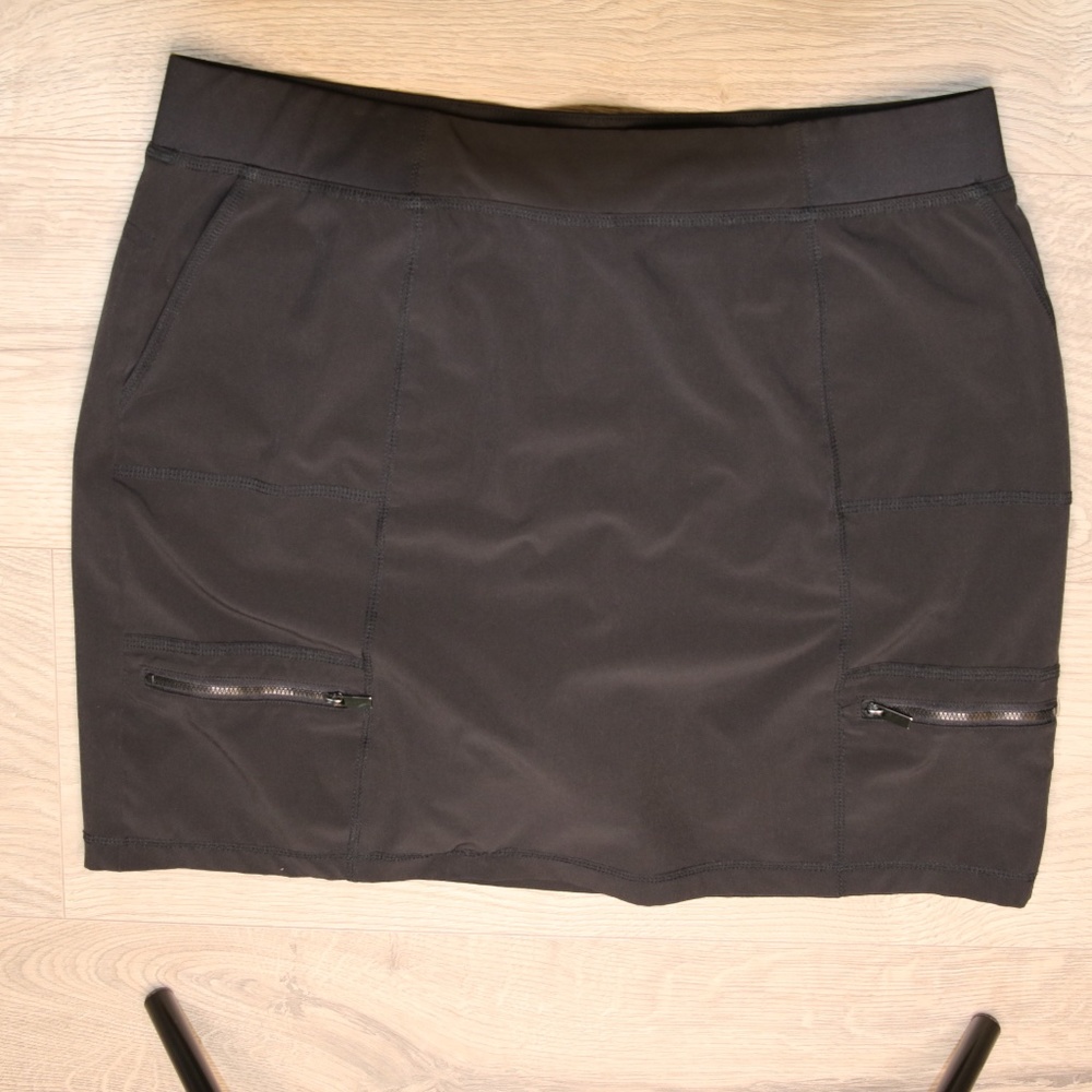 Chico's Zenergy Black Skort